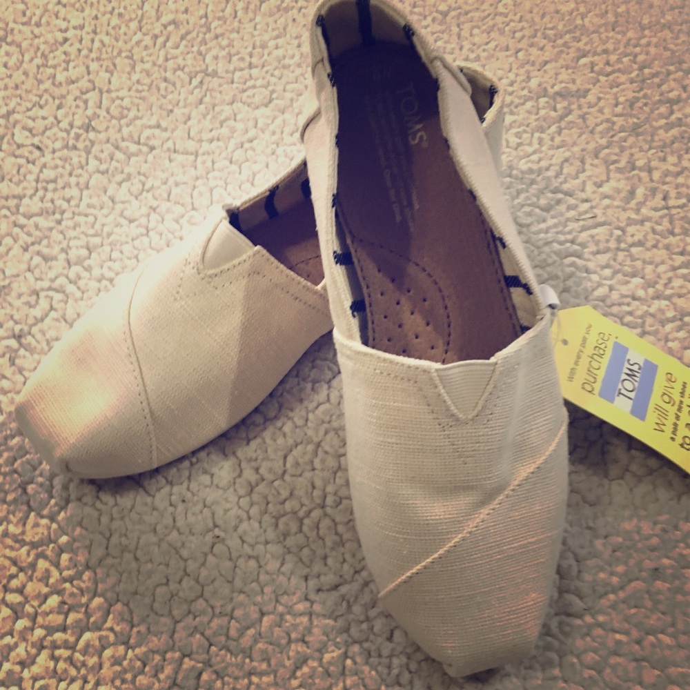 Toms Women’s Classic  White Heritage, size 9, NWT